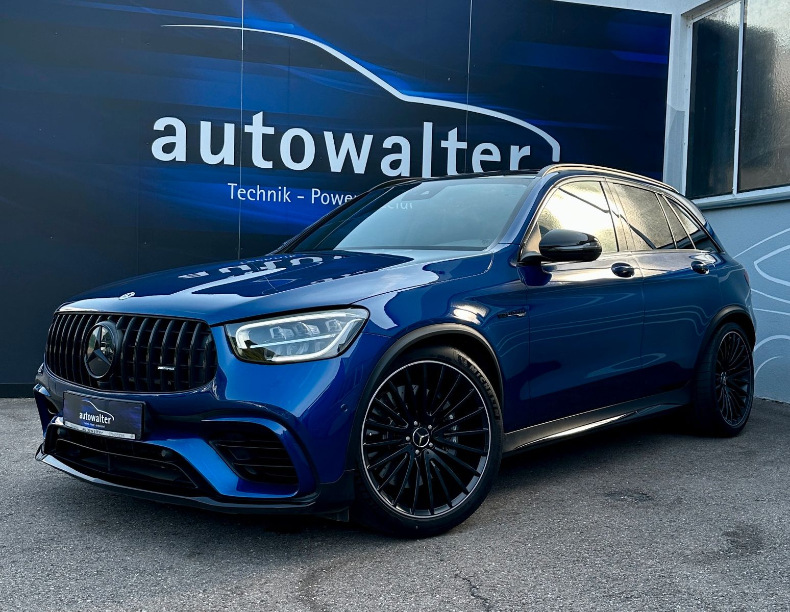 Mercedes-Benz GLC 63 AMG -Pano-Aeropaket-Carbon