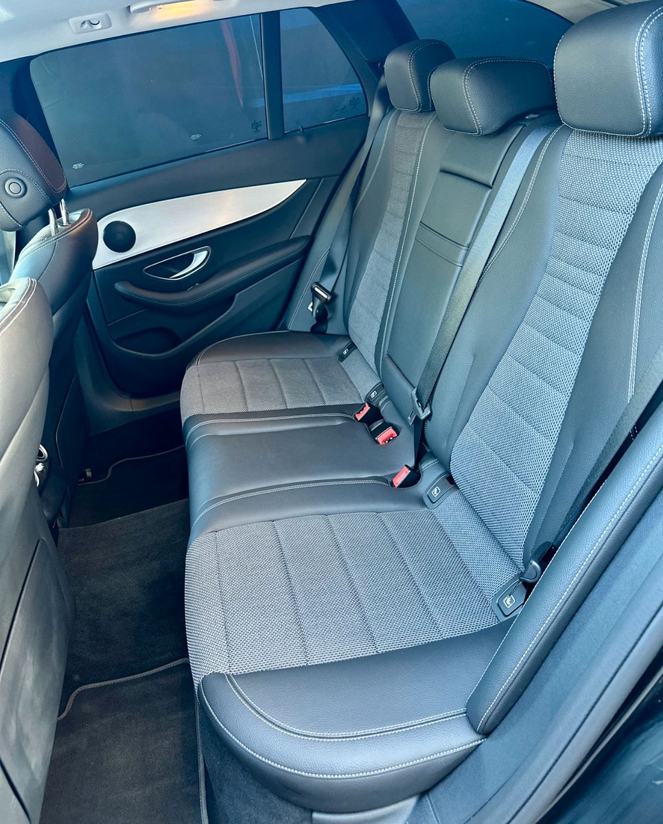 Fahrzeugabbildung Mercedes-Benz GLC 63 AMG -Pano-Aeropaket-Carbon