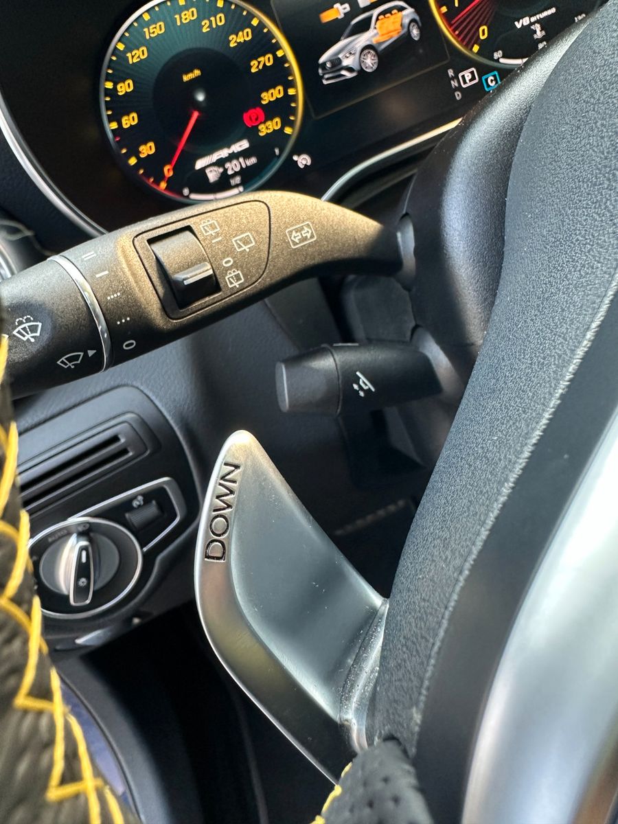 Fahrzeugabbildung Mercedes-Benz GLC 63 AMG -Pano-Aeropaket-Carbon