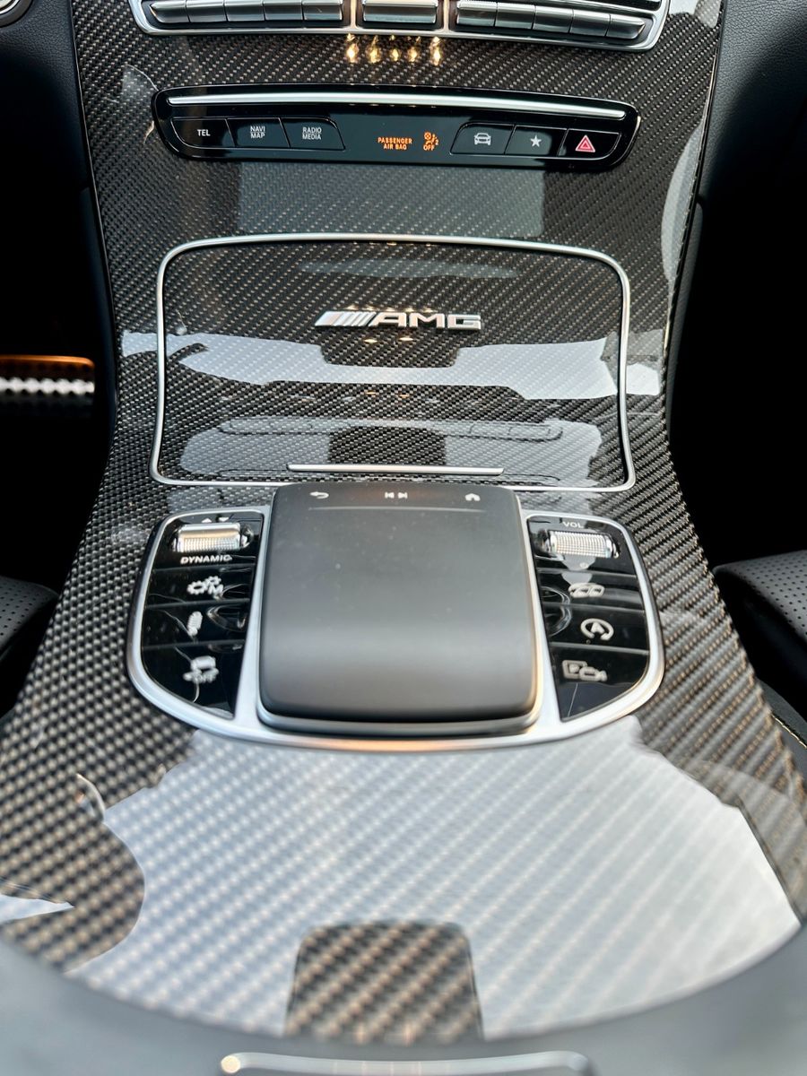 Fahrzeugabbildung Mercedes-Benz GLC 63 AMG -Pano-Aeropaket-Carbon