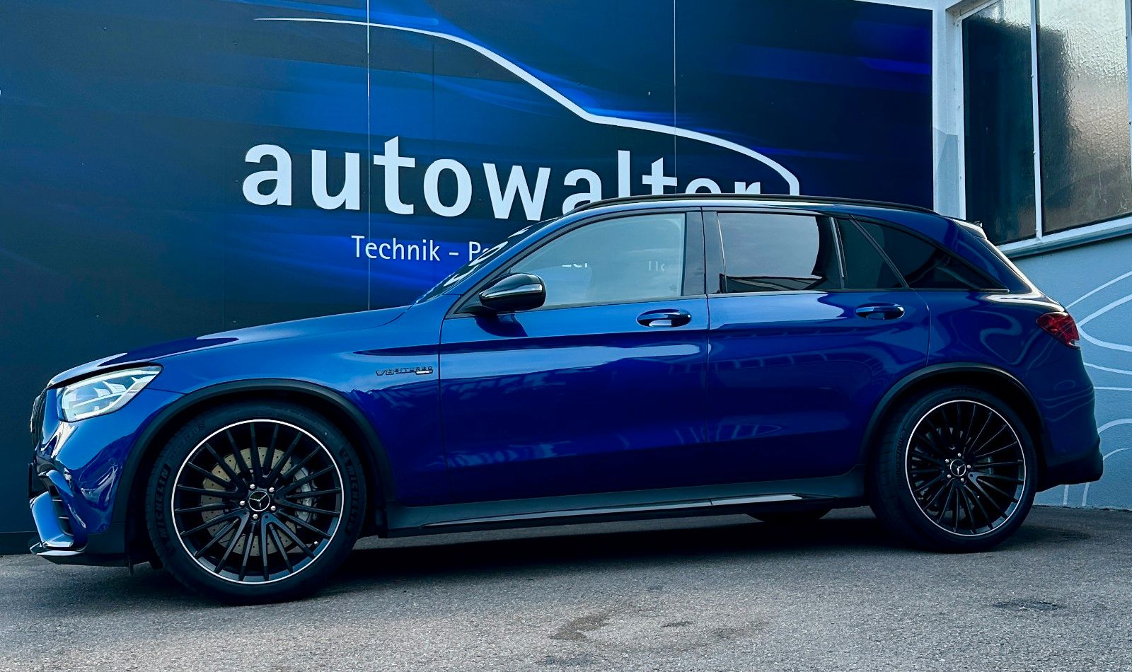 Fahrzeugabbildung Mercedes-Benz GLC 63 AMG -Pano-Aeropaket-Carbon