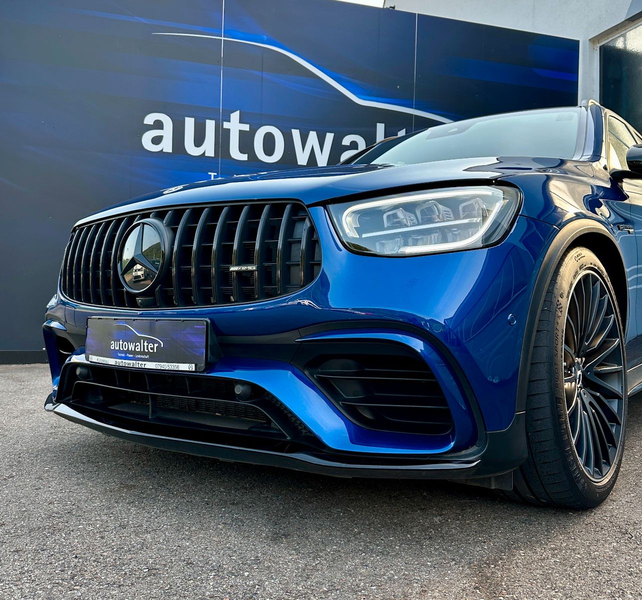 Fahrzeugabbildung Mercedes-Benz GLC 63 AMG -Pano-Aeropaket-Carbon