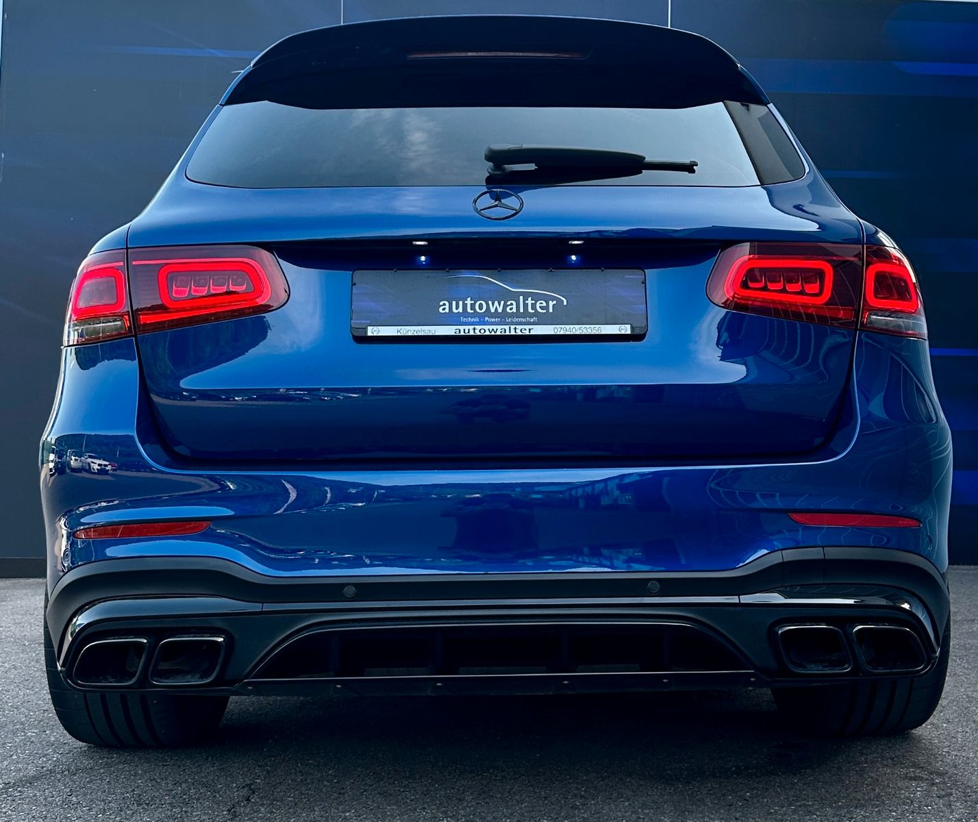 Fahrzeugabbildung Mercedes-Benz GLC 63 AMG -Pano-Aeropaket-Carbon