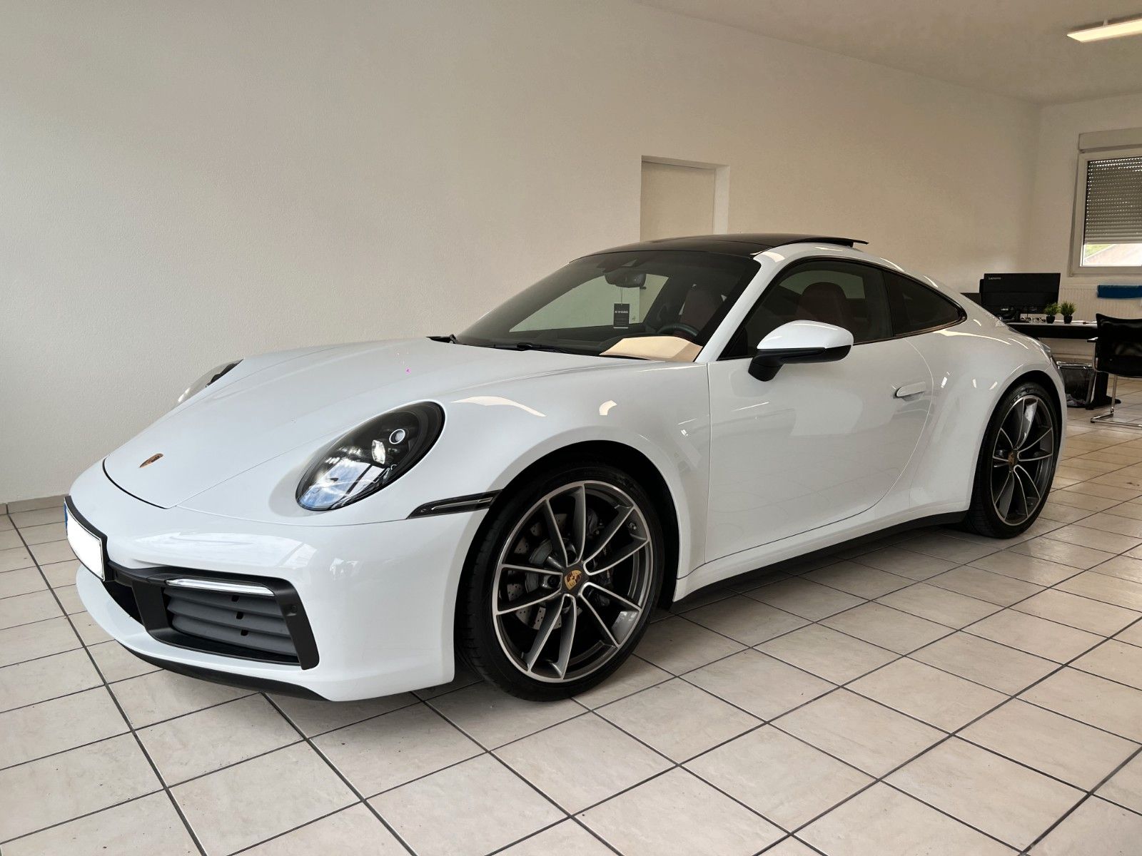 Fahrzeugabbildung Porsche 911 Carrera*Chrono*Sport-Auspuffanlage*Bicolor