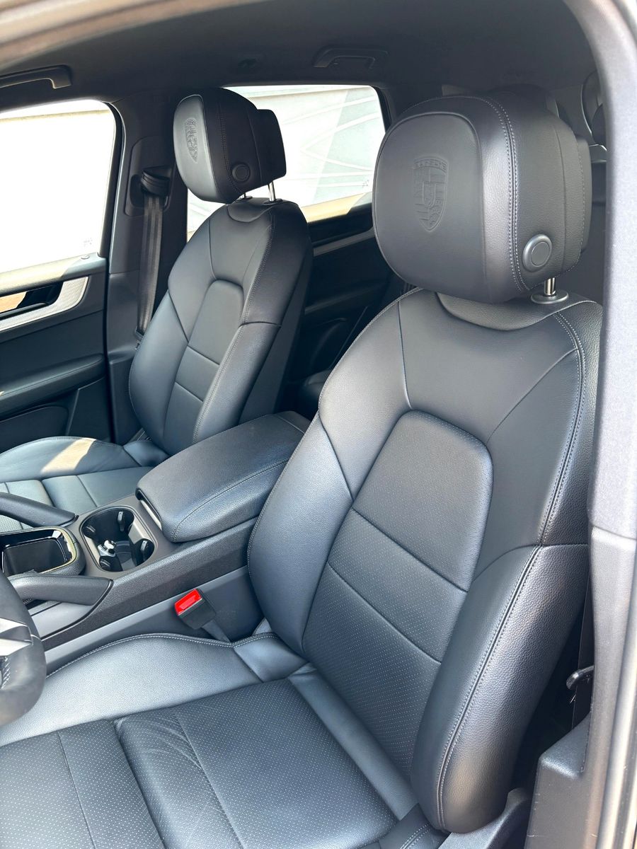 Fahrzeugabbildung Porsche Cayenne E-Hybrid