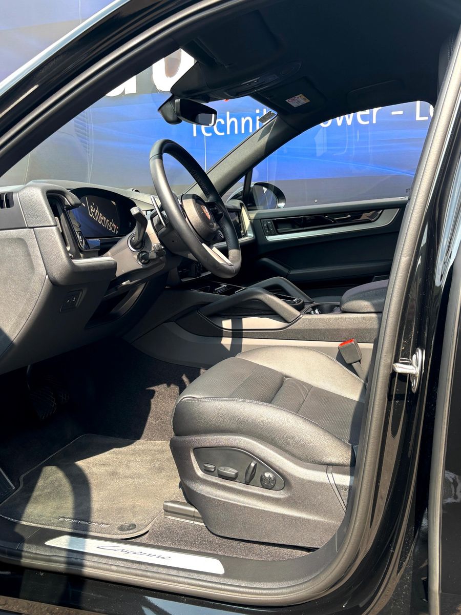 Fahrzeugabbildung Porsche Cayenne E-Hybrid
