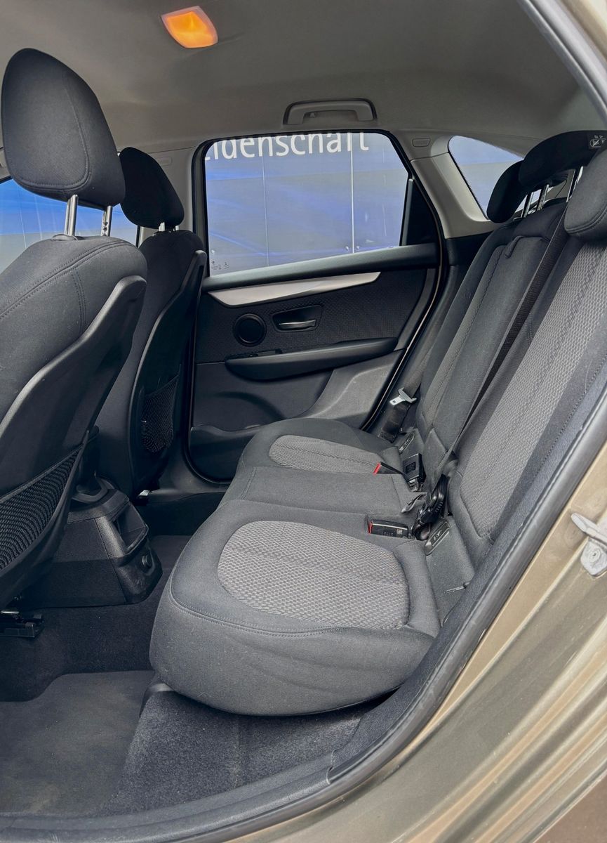 Fahrzeugabbildung BMW 218 Baureihe 2 Active Tourer 218 i