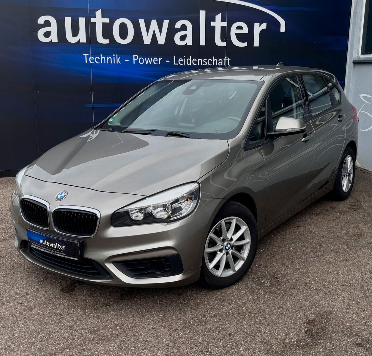 Fahrzeugabbildung BMW 218 Baureihe 2 Active Tourer 218 i