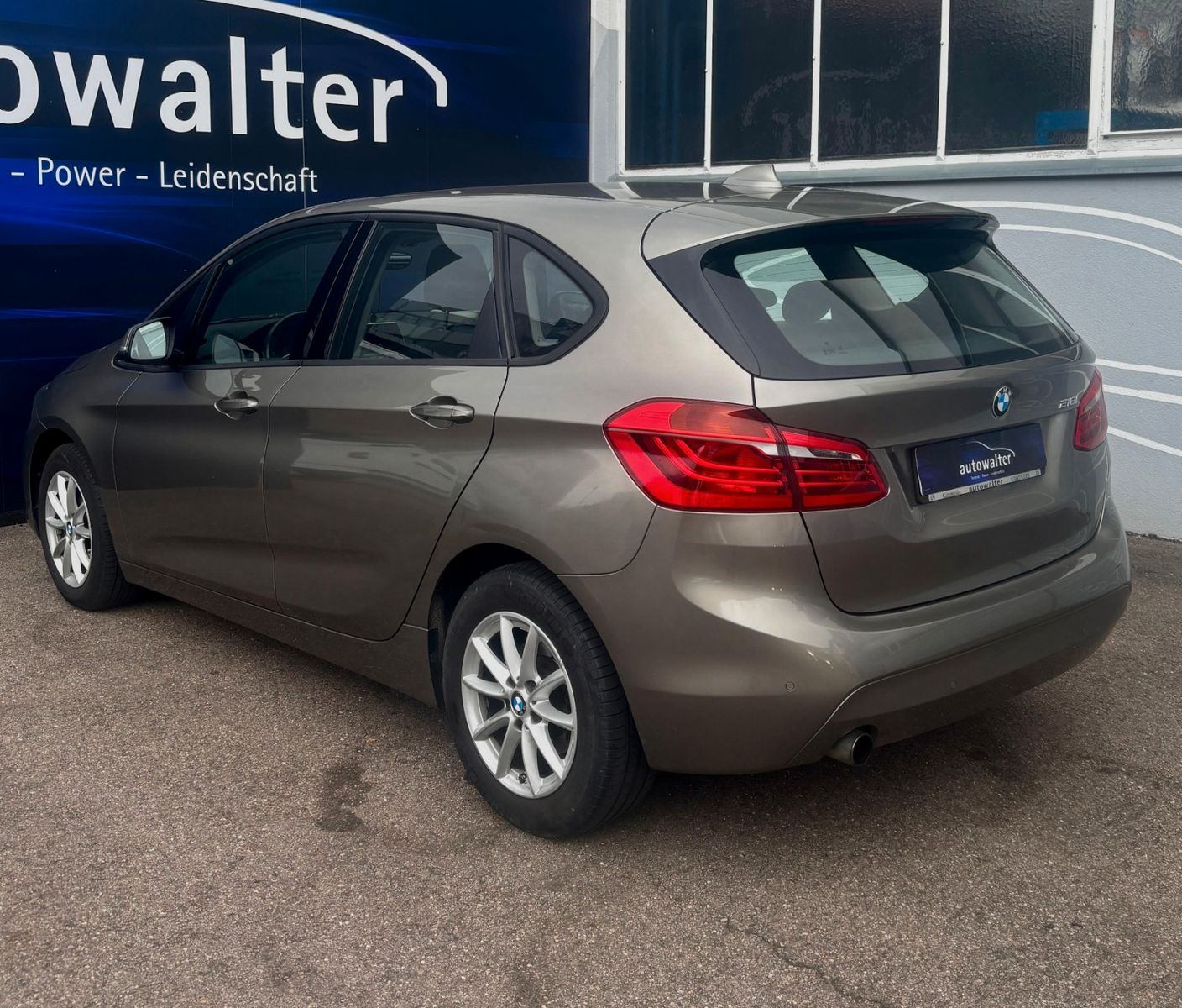 Fahrzeugabbildung BMW 218 Baureihe 2 Active Tourer 218 i
