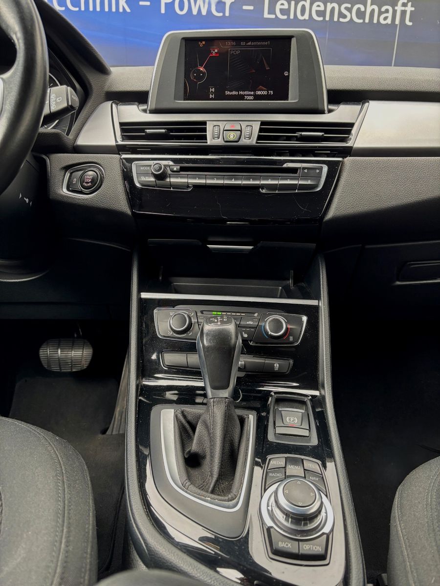 Fahrzeugabbildung BMW 218 Baureihe 2 Active Tourer 218 i