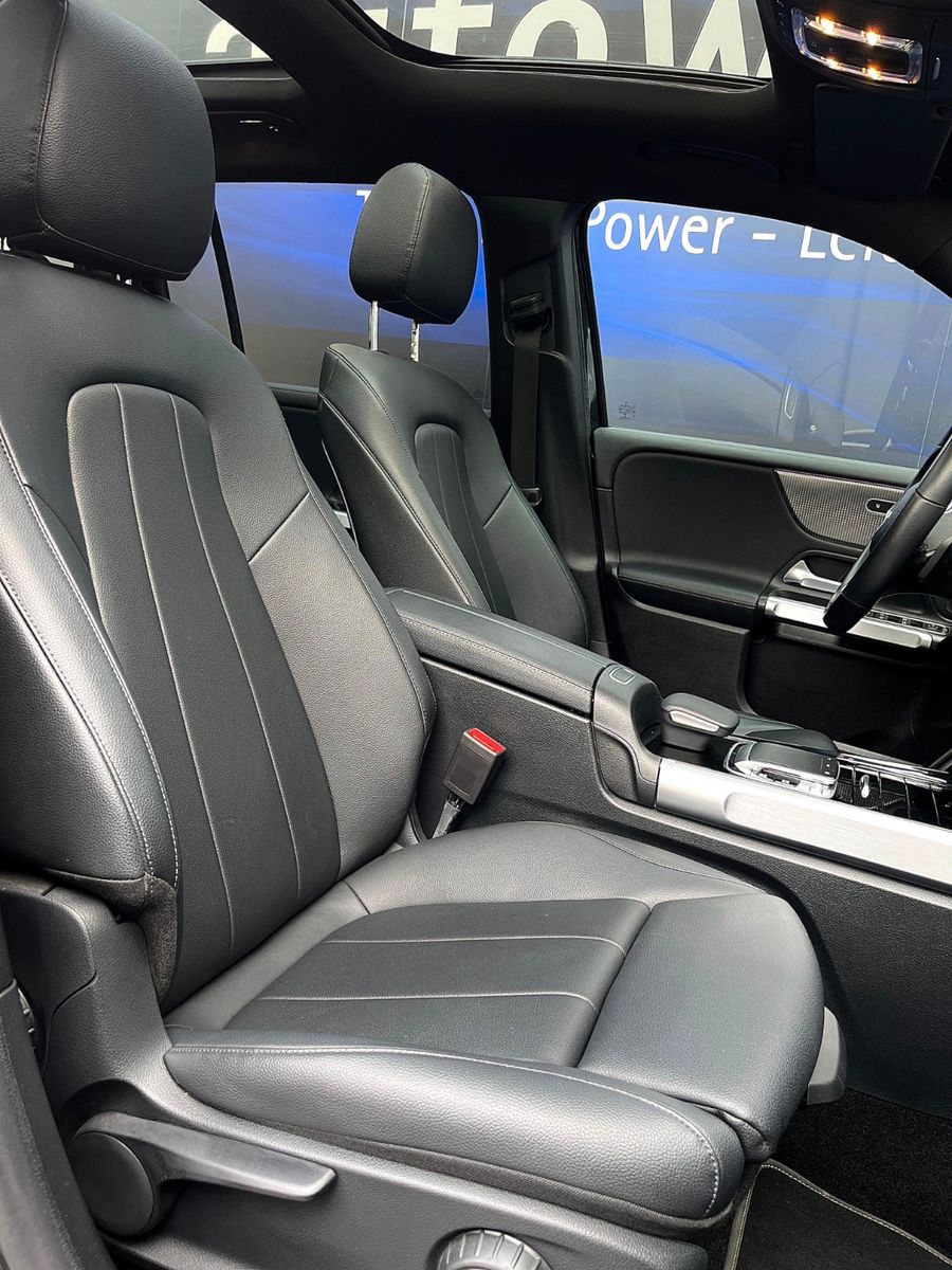 Fahrzeugabbildung Mercedes-Benz GLB 200 d 4Matic,Night-Paket,AHK Schwenkbar,