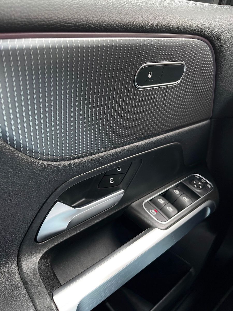 Fahrzeugabbildung Mercedes-Benz GLB 200 d 4Matic,Night-Paket,AHK Schwenkbar,