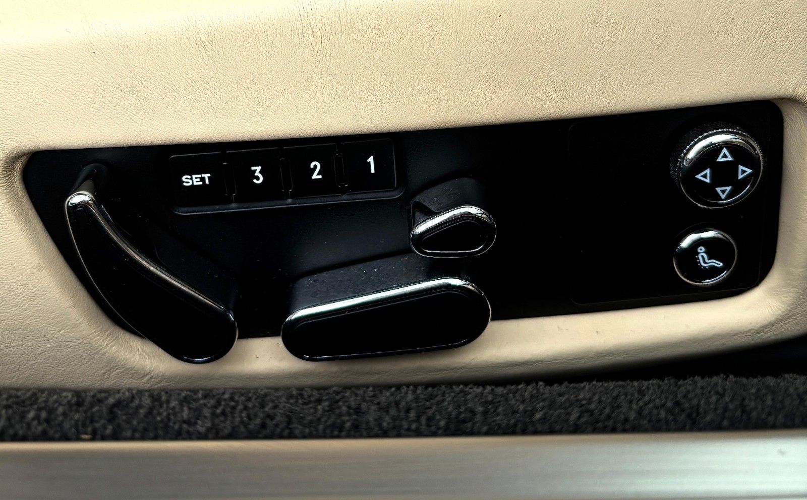Fahrzeugabbildung Bentley Continental GT SPEED