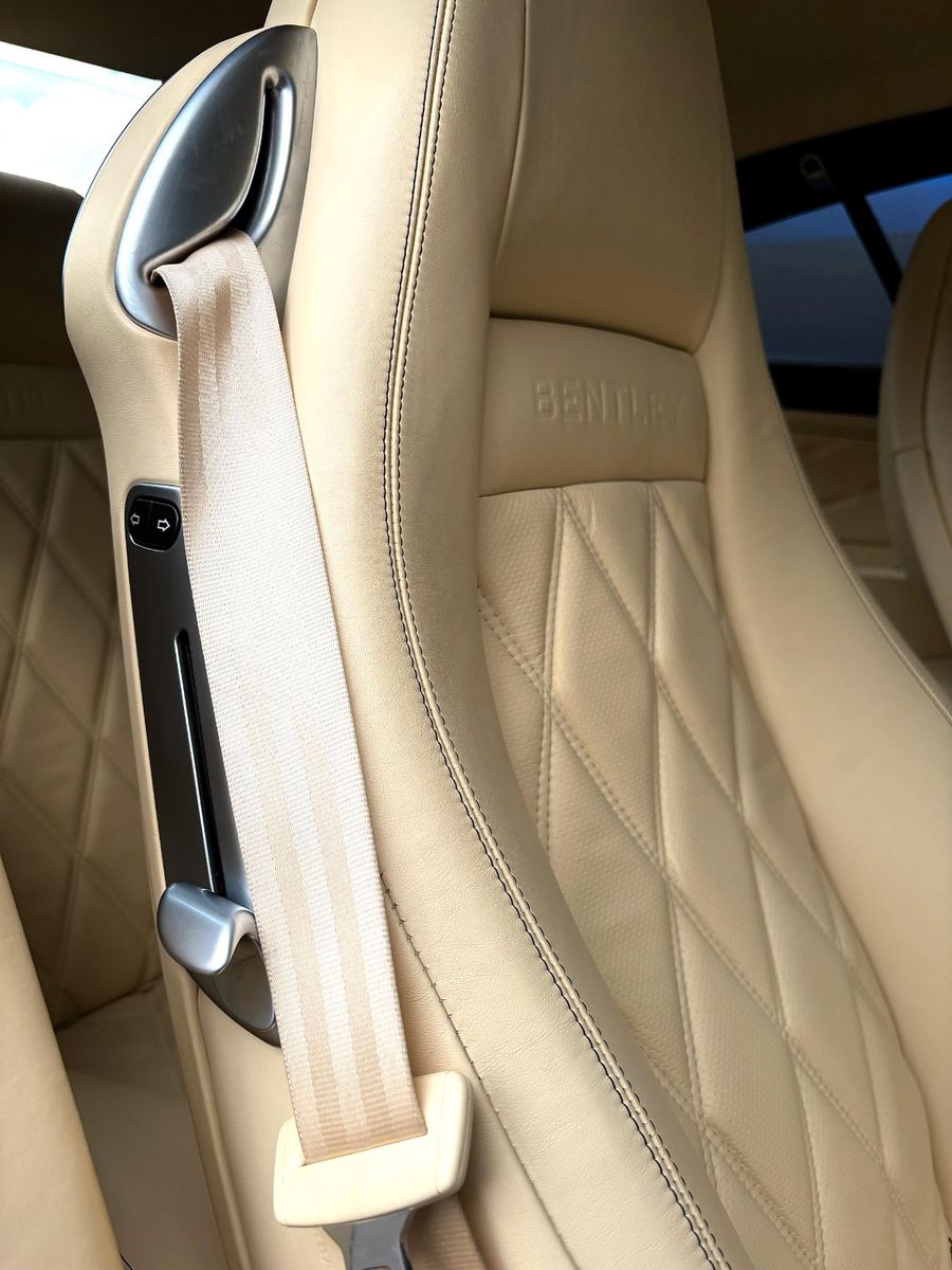 Fahrzeugabbildung Bentley Continental GT SPEED