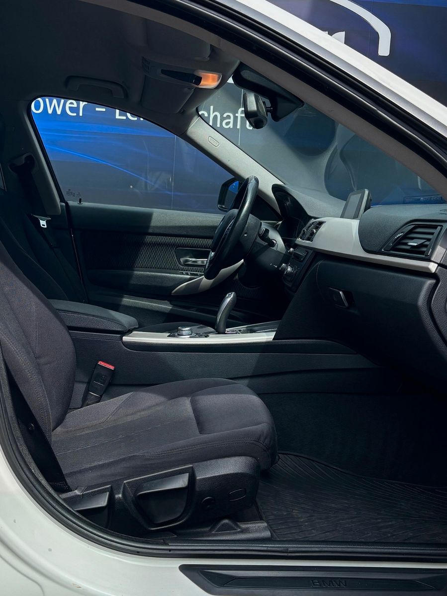 Fahrzeugabbildung BMW 318 Baureihe 3 Gran Turismo 318 d