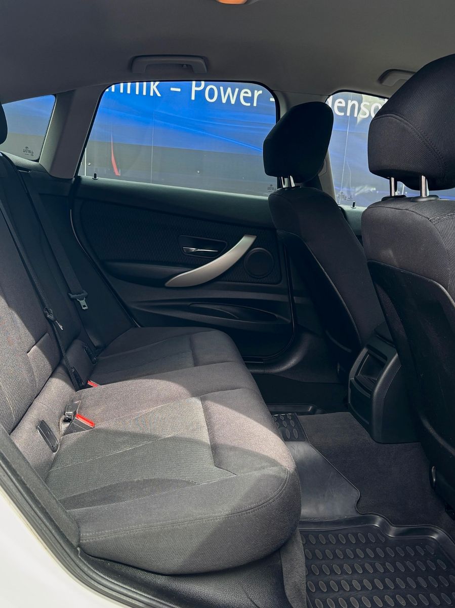 Fahrzeugabbildung BMW 318 Baureihe 3 Gran Turismo 318 d