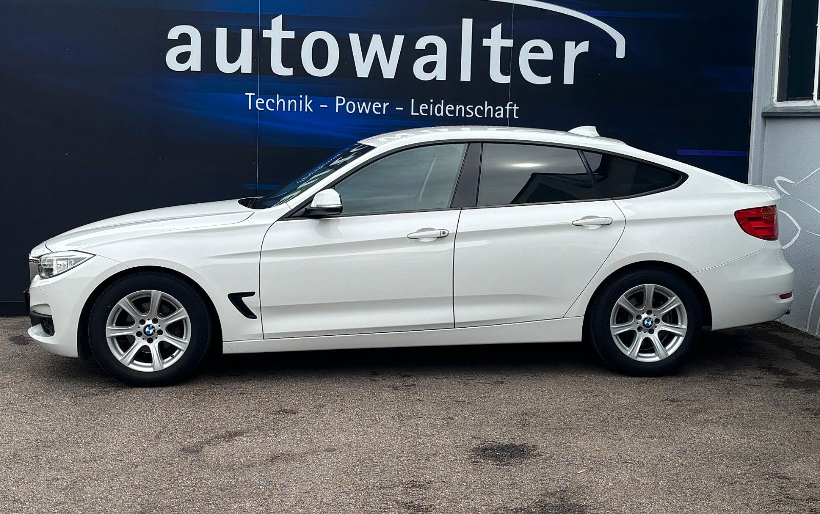 Fahrzeugabbildung BMW 318 Baureihe 3 Gran Turismo 318 d