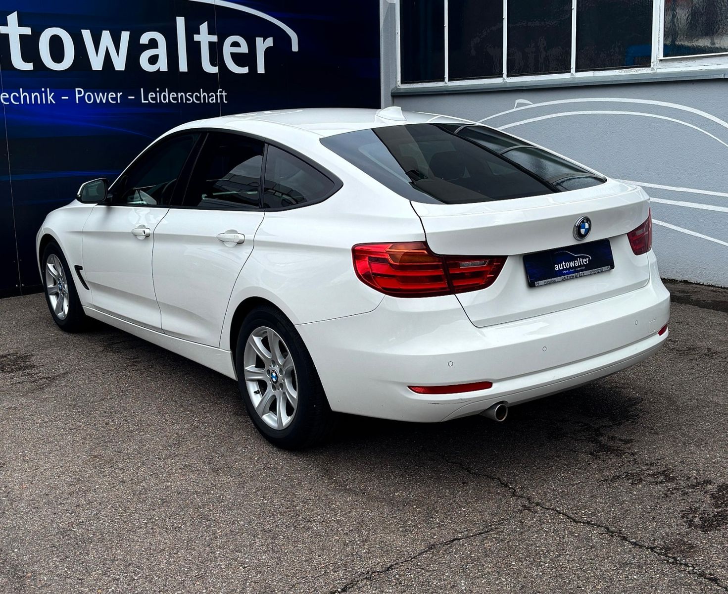 Fahrzeugabbildung BMW 318 Baureihe 3 Gran Turismo 318 d