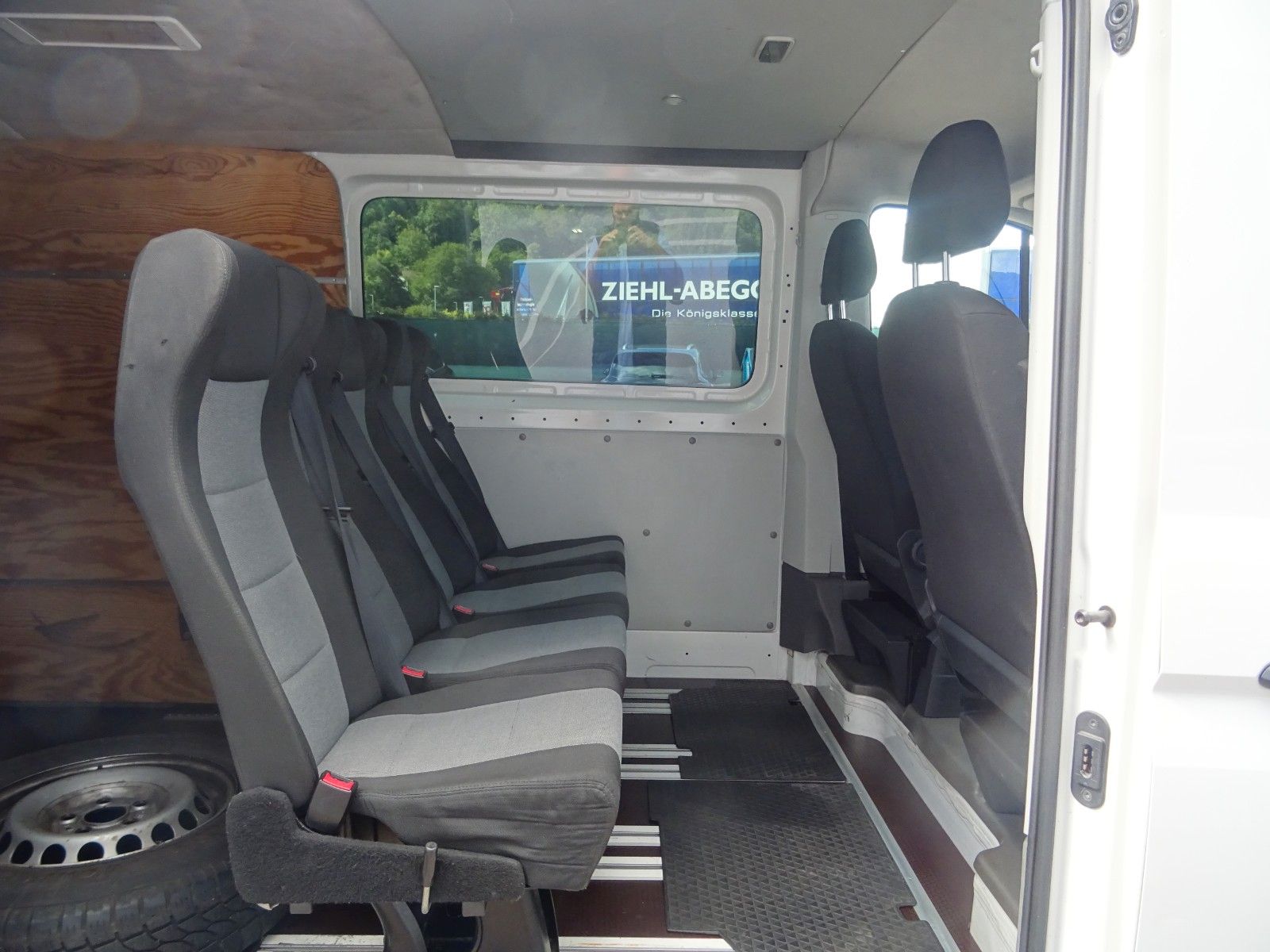 Fahrzeugabbildung Volkswagen Crafter Kasten  35 mittellang FWD 6 Sitze