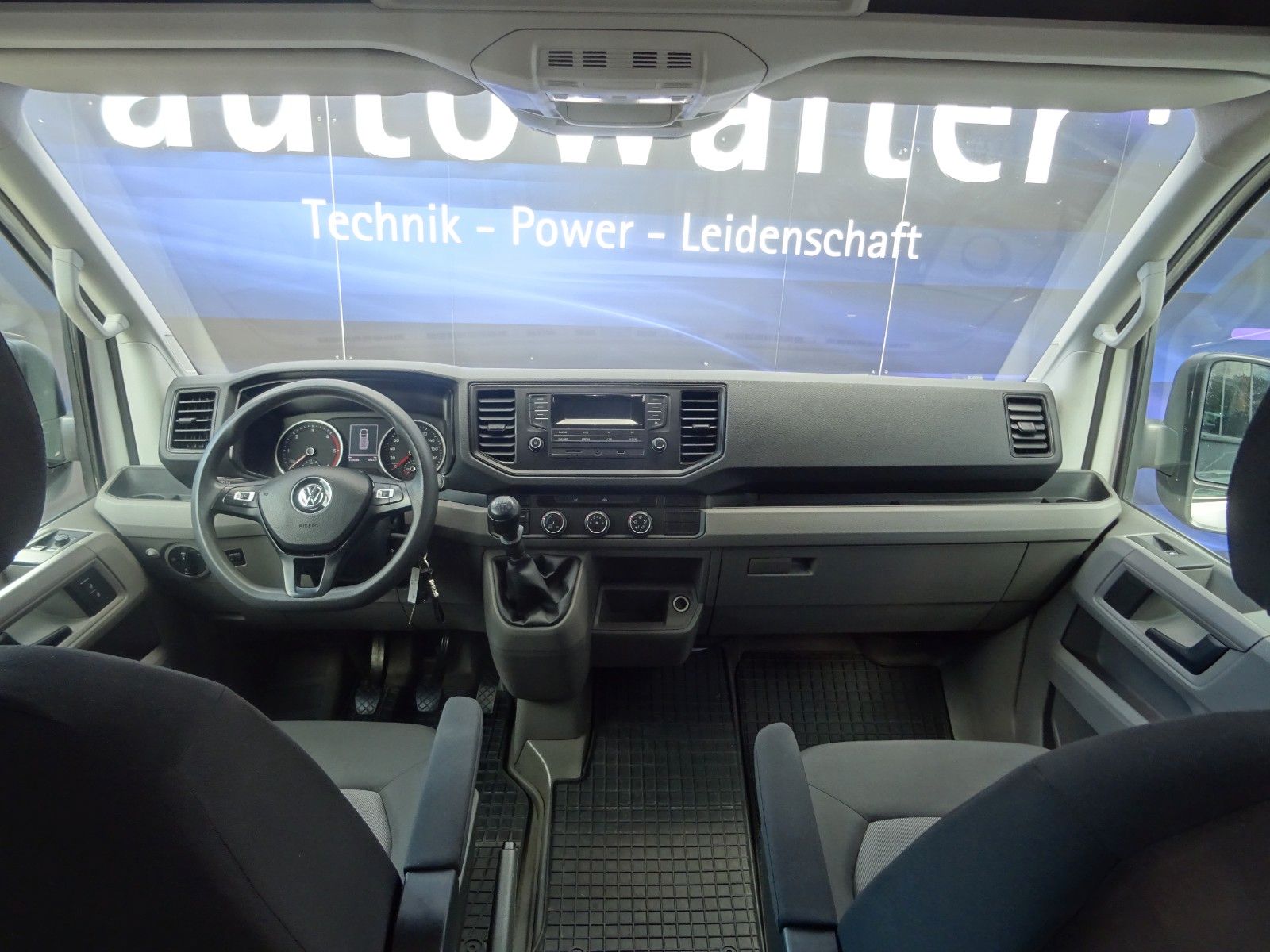 Fahrzeugabbildung Volkswagen Crafter Kasten Kasten 35 mittellang FWD