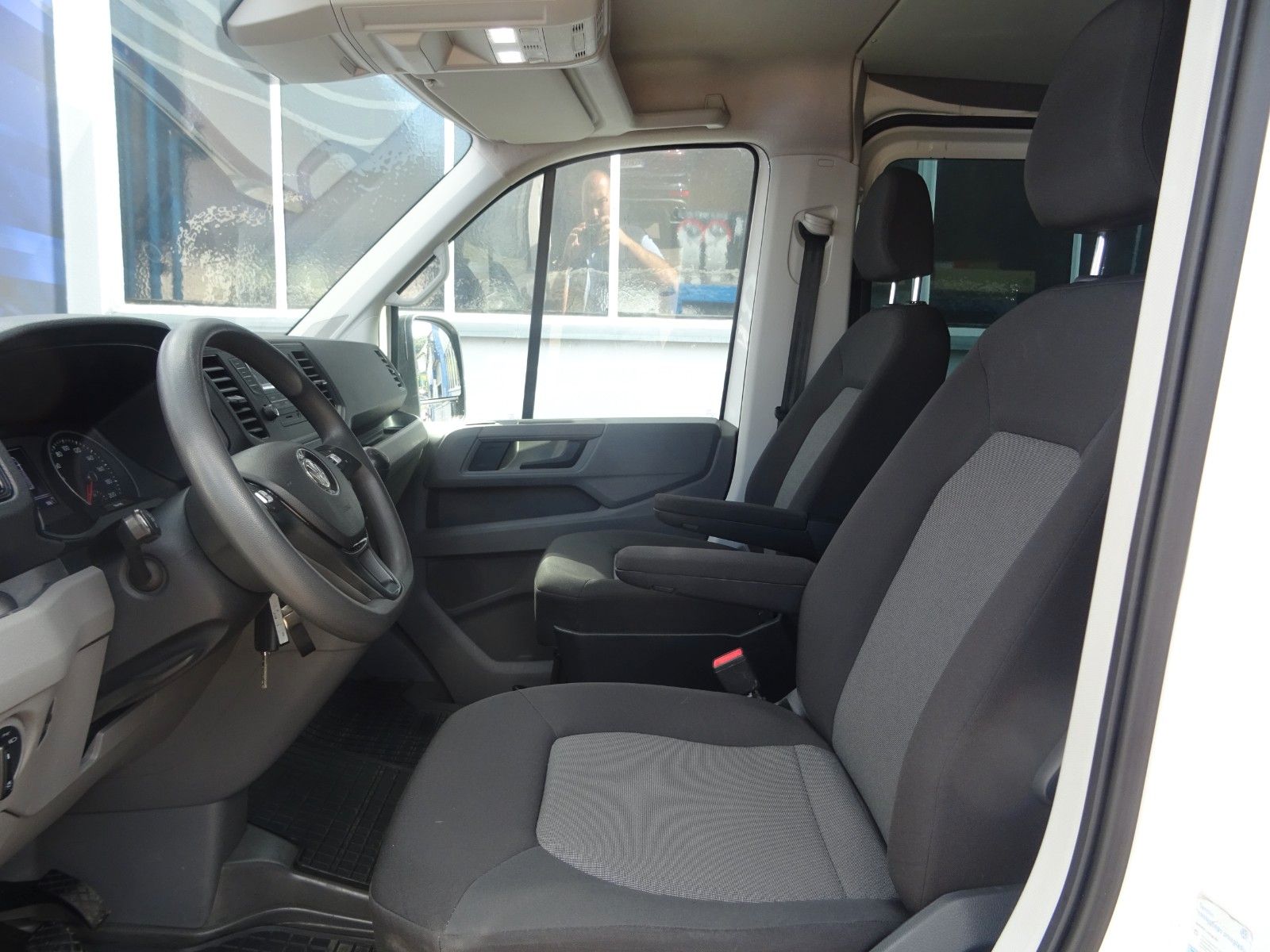 Fahrzeugabbildung Volkswagen Crafter Kasten Kasten 35 mittellang FWD