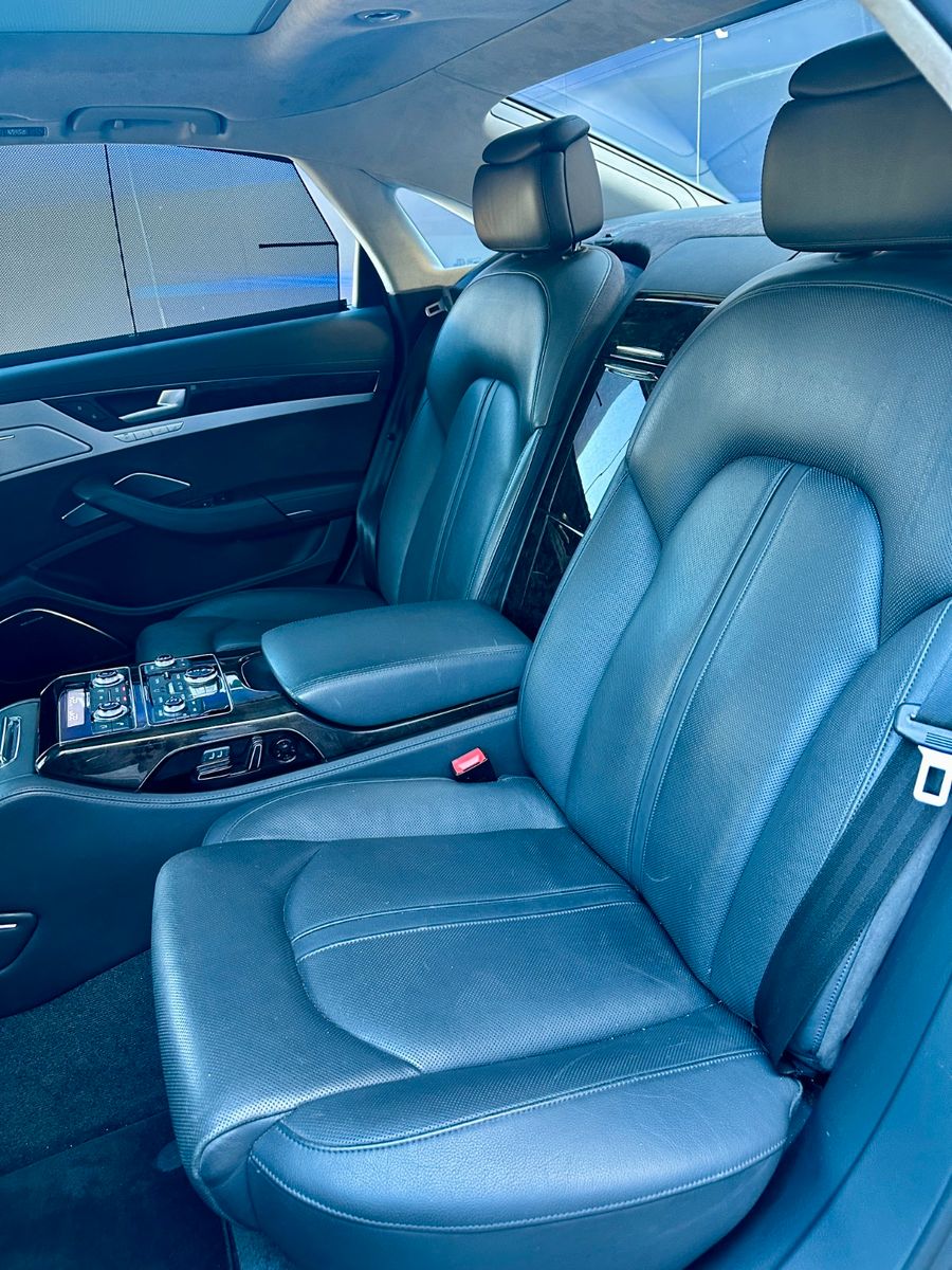 Fahrzeugabbildung Audi A8 3.0 TDI Lang - Fondsitzpaket - NP 142.000€