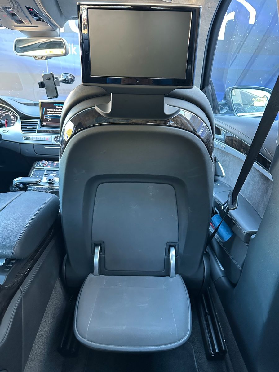 Fahrzeugabbildung Audi A8 3.0 TDI Lang - Fondsitzpaket - NP 142.000€