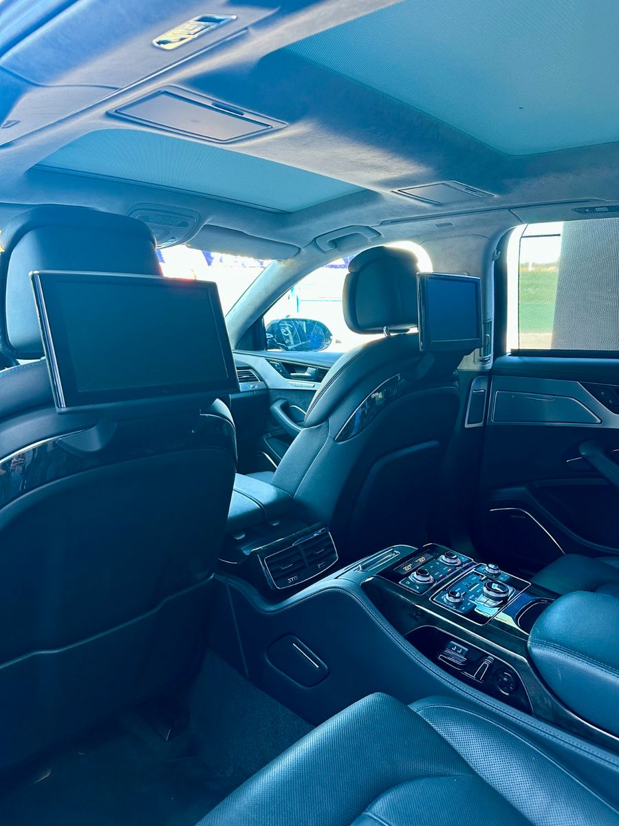 Fahrzeugabbildung Audi A8 3.0 TDI Lang - Fondsitzpaket - NP 142.000€