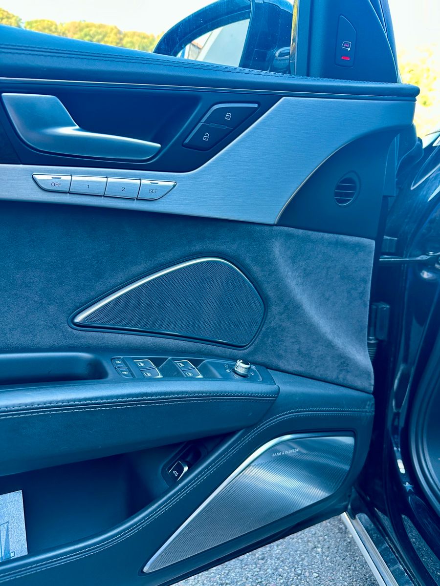 Fahrzeugabbildung Audi A8 3.0 TDI Lang - Fondsitzpaket - NP 142.000€