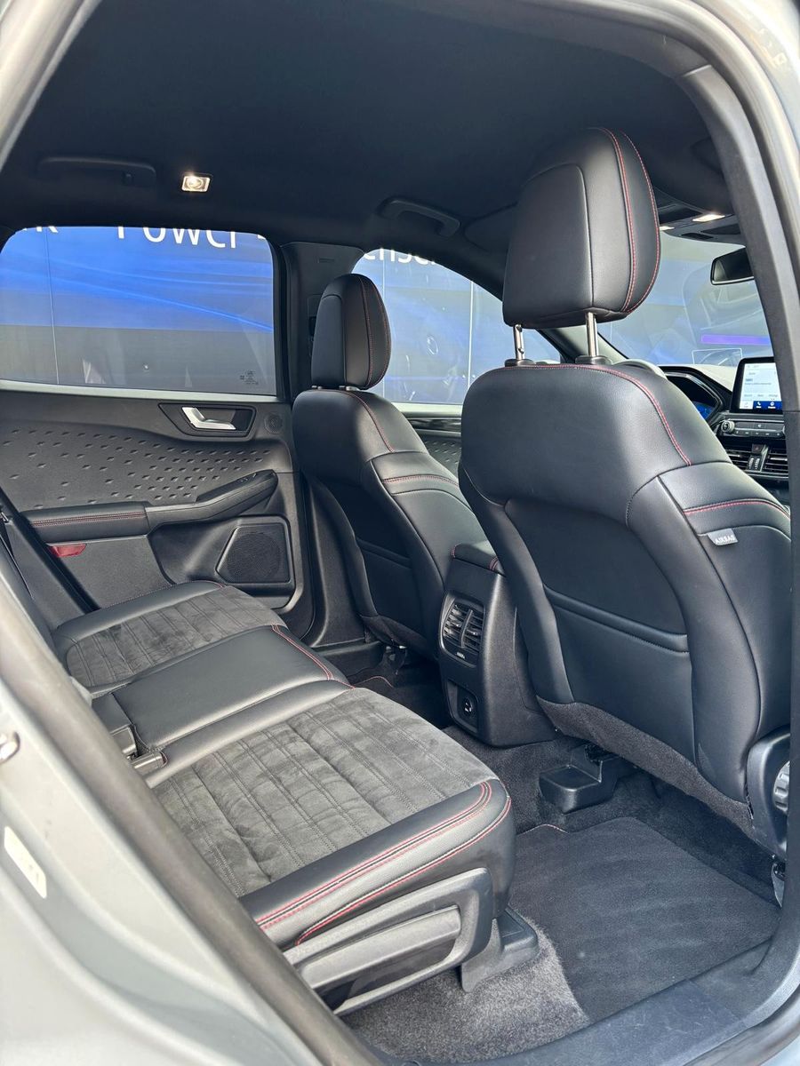 Fahrzeugabbildung Ford Kuga Hybrid ST-Line X,AHK abnehmbar,