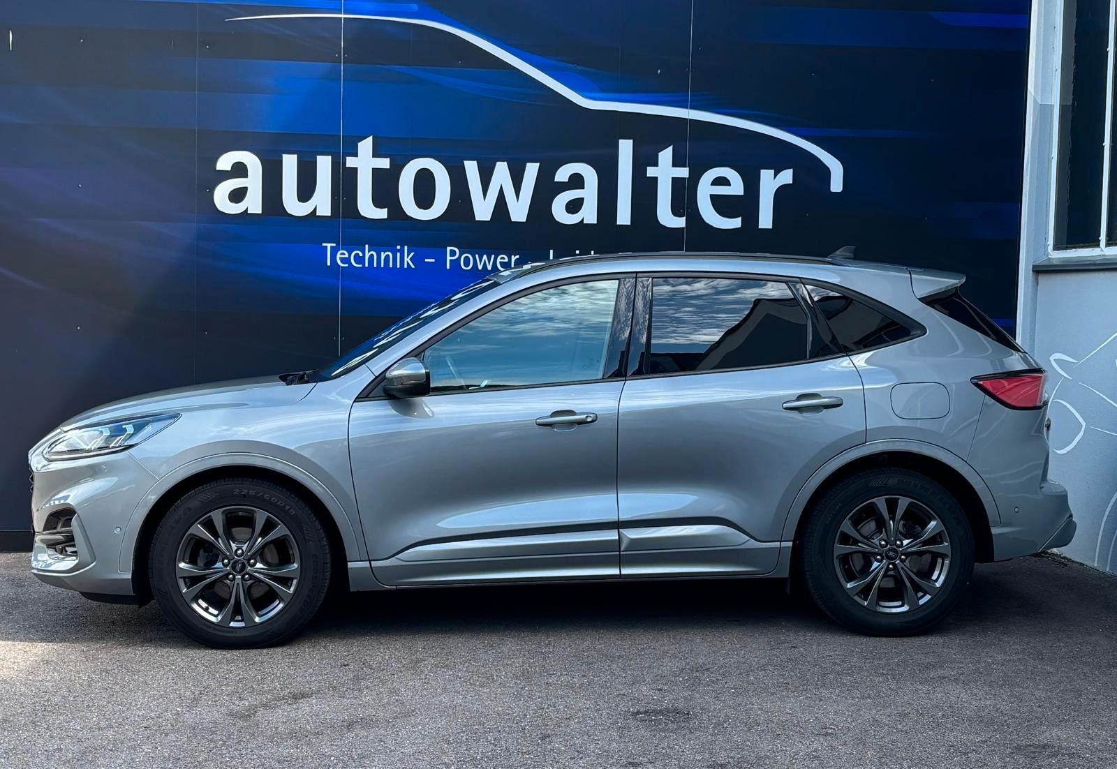 Fahrzeugabbildung Ford Kuga Hybrid ST-Line X,AHK abnehmbar,