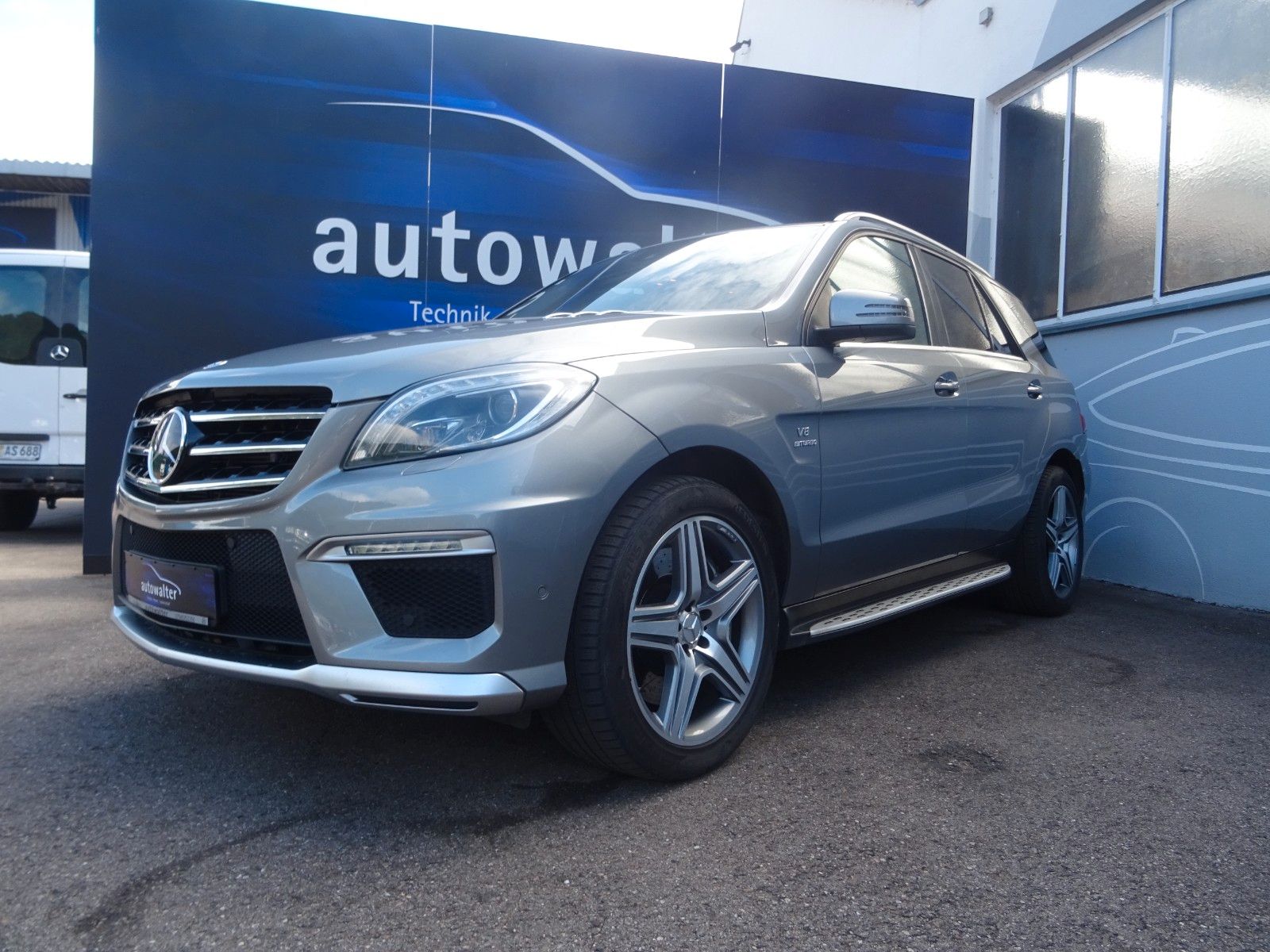 Fahrzeugabbildung Mercedes-Benz ML 63 AMG ML -Klasse ML 63 AMG