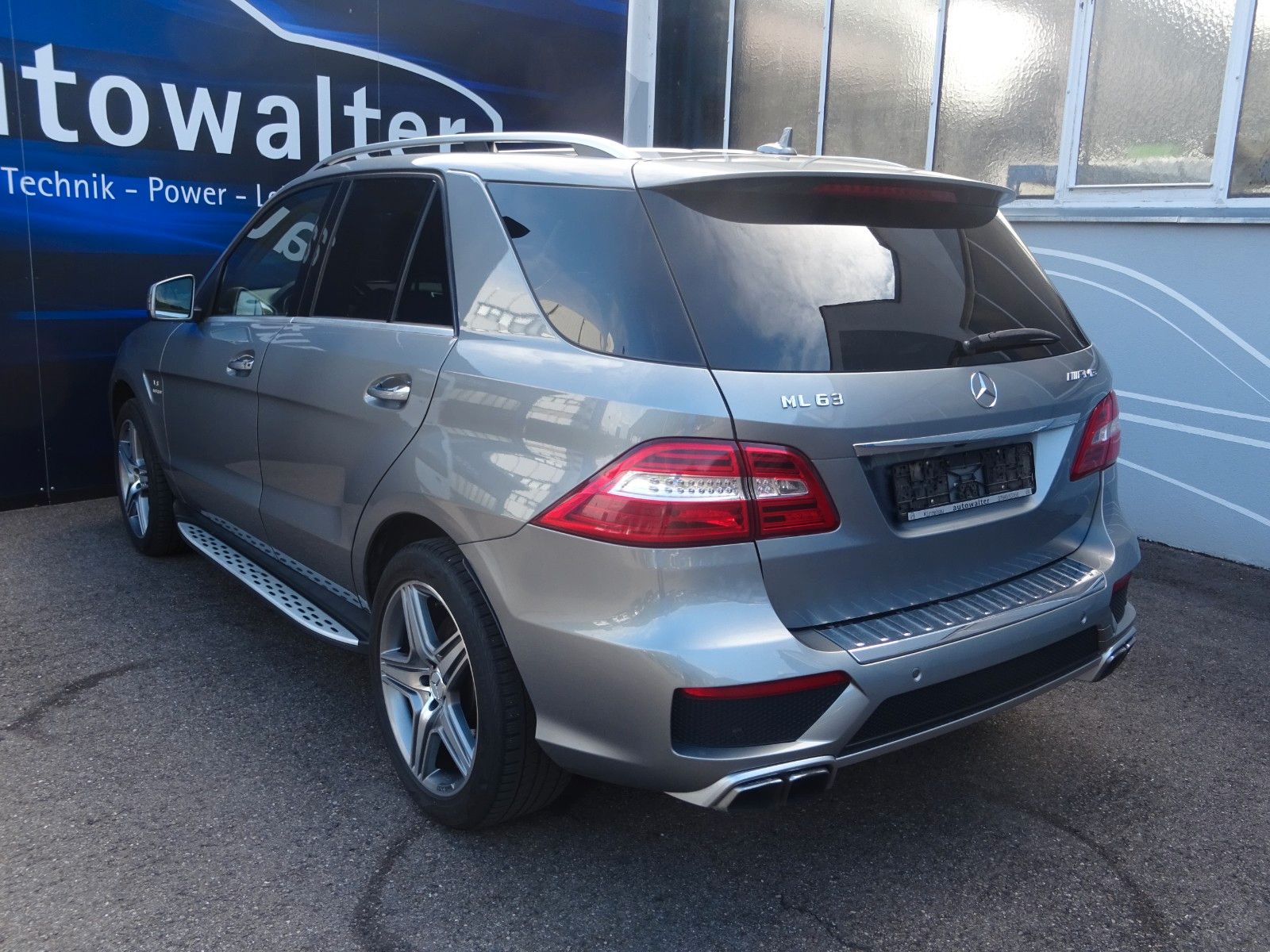 Fahrzeugabbildung Mercedes-Benz ML 63 AMG ML -Klasse ML 63 AMG
