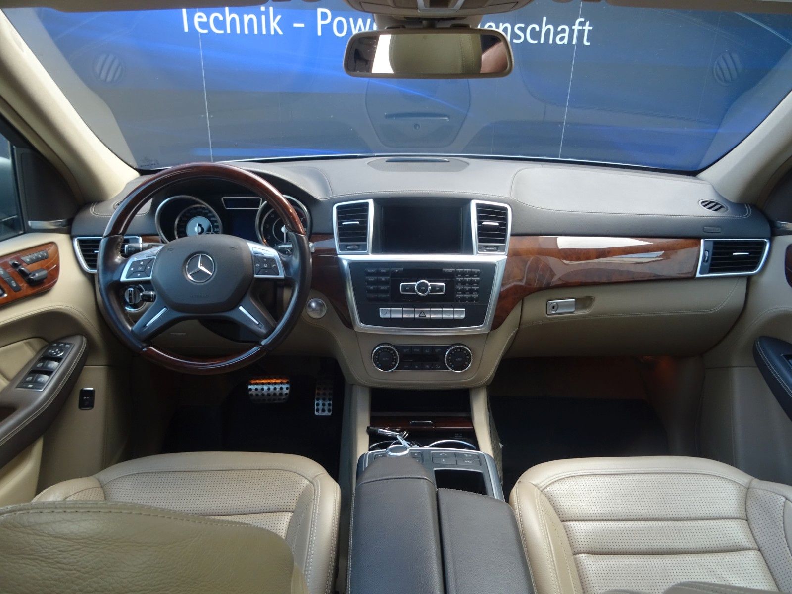 Fahrzeugabbildung Mercedes-Benz ML 63 AMG ML -Klasse ML 63 AMG