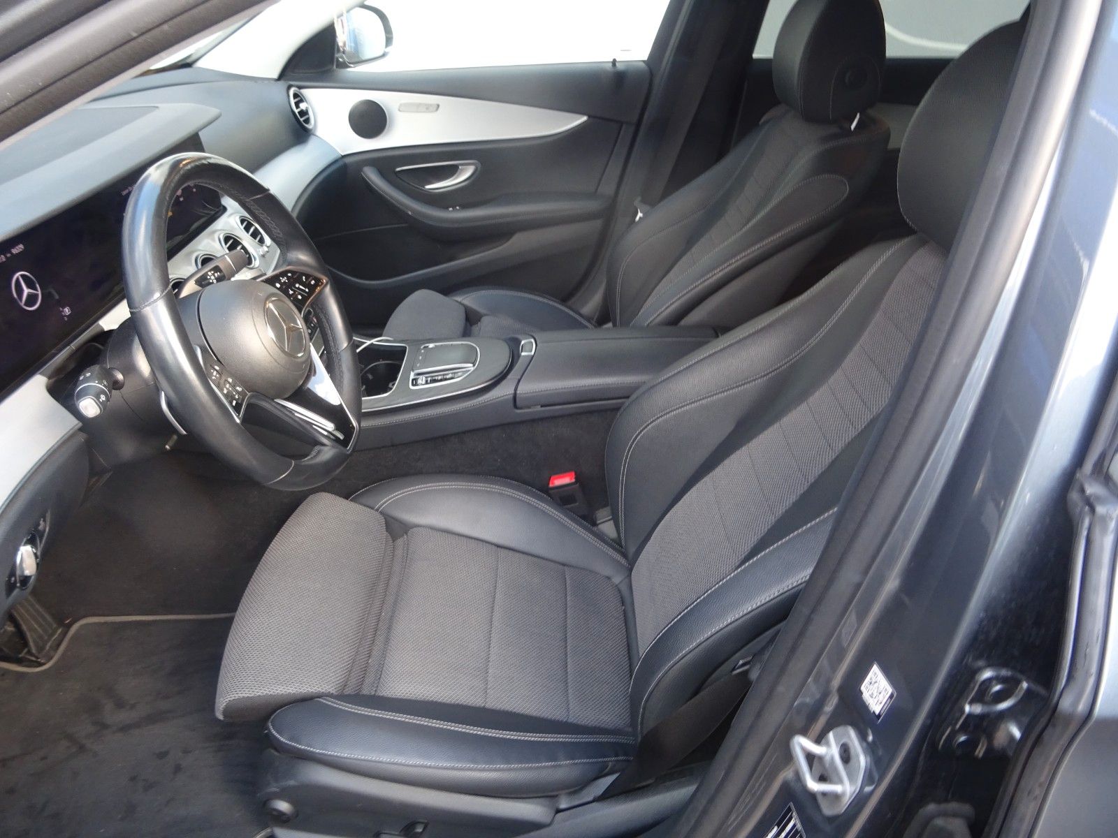 Fahrzeugabbildung Mercedes-Benz E 220 E -Klasse Lim. E 220 d