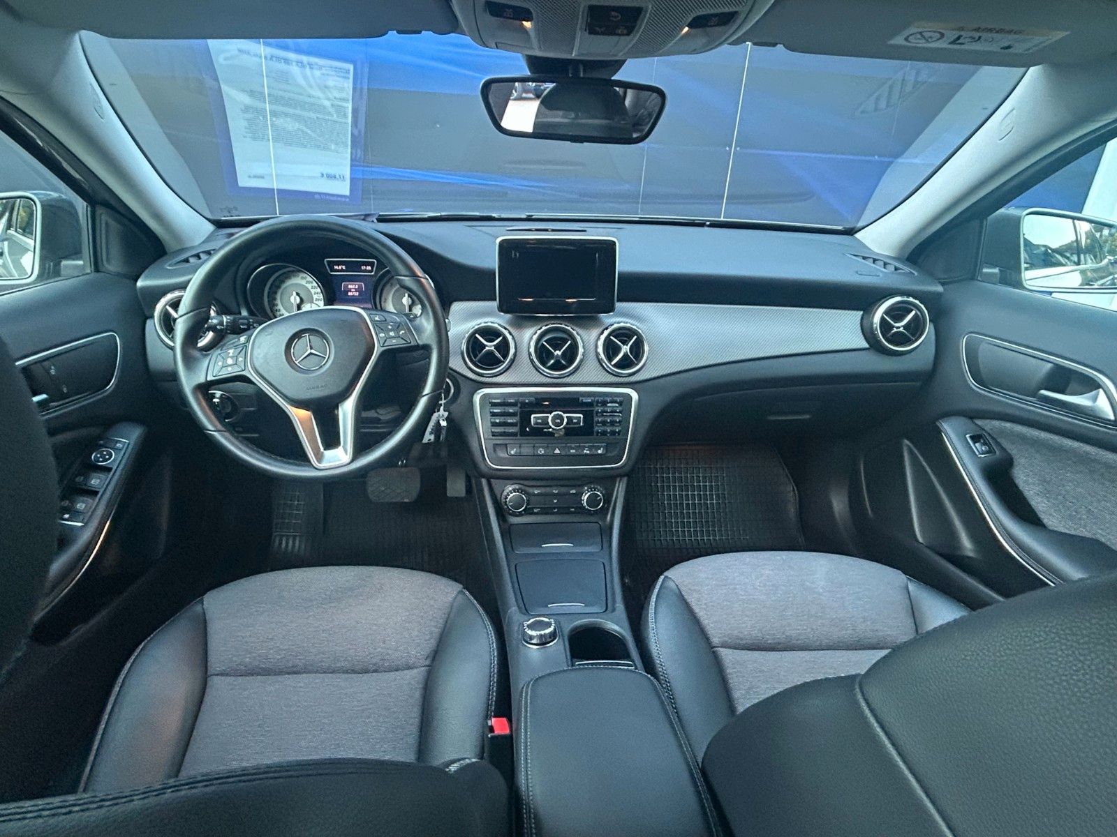 Fahrzeugabbildung Mercedes-Benz GLA 200 GLA  Style,AHK abnehmbar