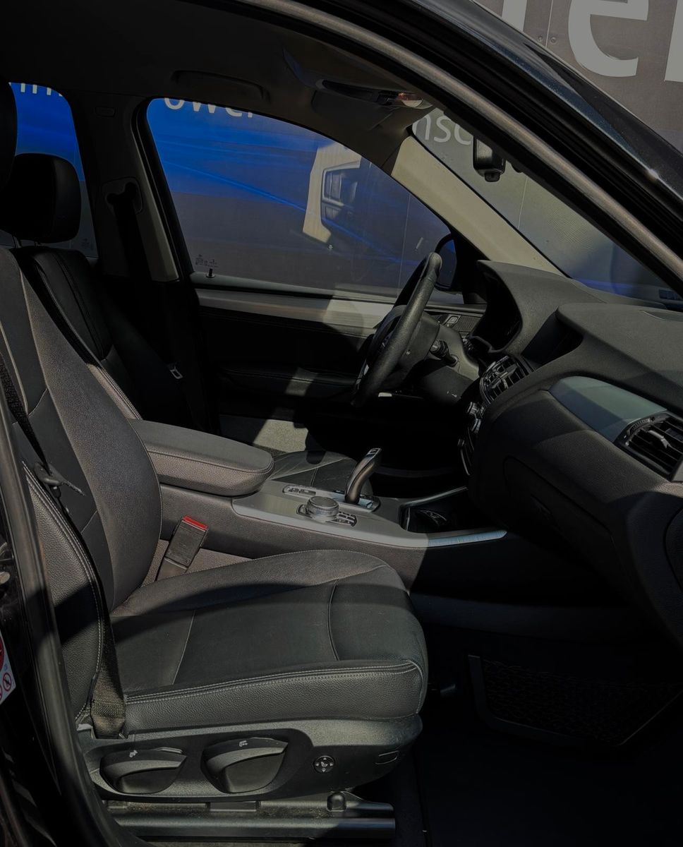 Fahrzeugabbildung BMW X3 Baureihe X3 xDrive 20 d xLine