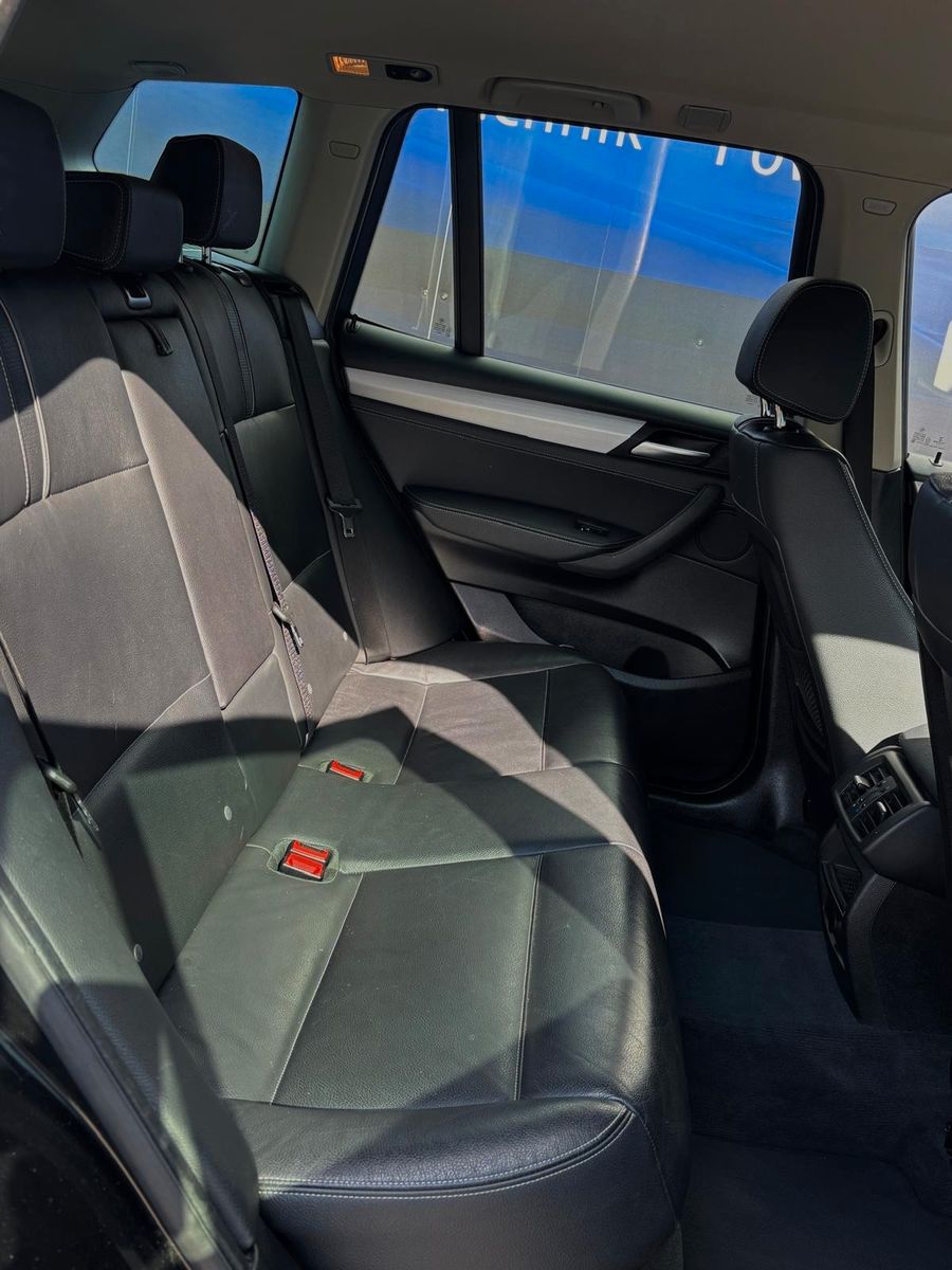 Fahrzeugabbildung BMW X3 Baureihe X3 xDrive 20 d xLine