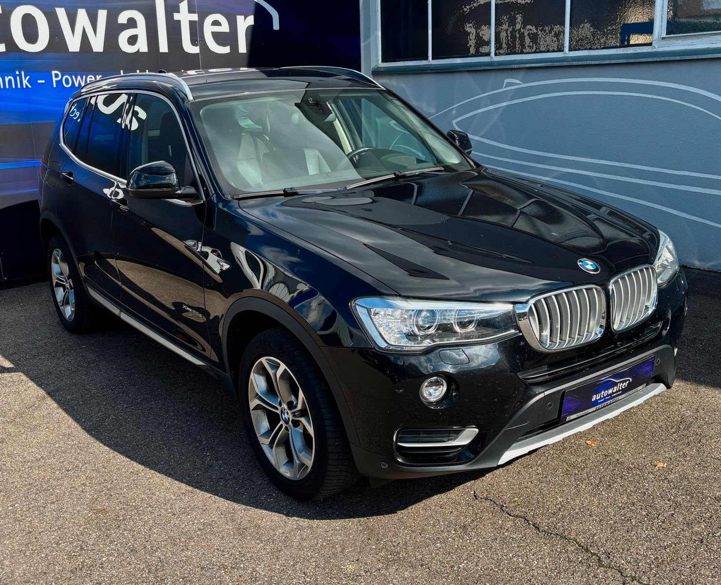 Fahrzeugabbildung BMW X3 Baureihe X3 xDrive 20 d xLine