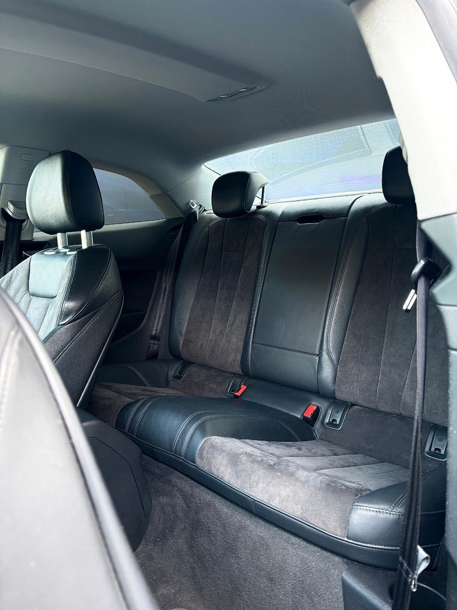 Fahrzeugabbildung Audi A5 Coupe sport  S - Line