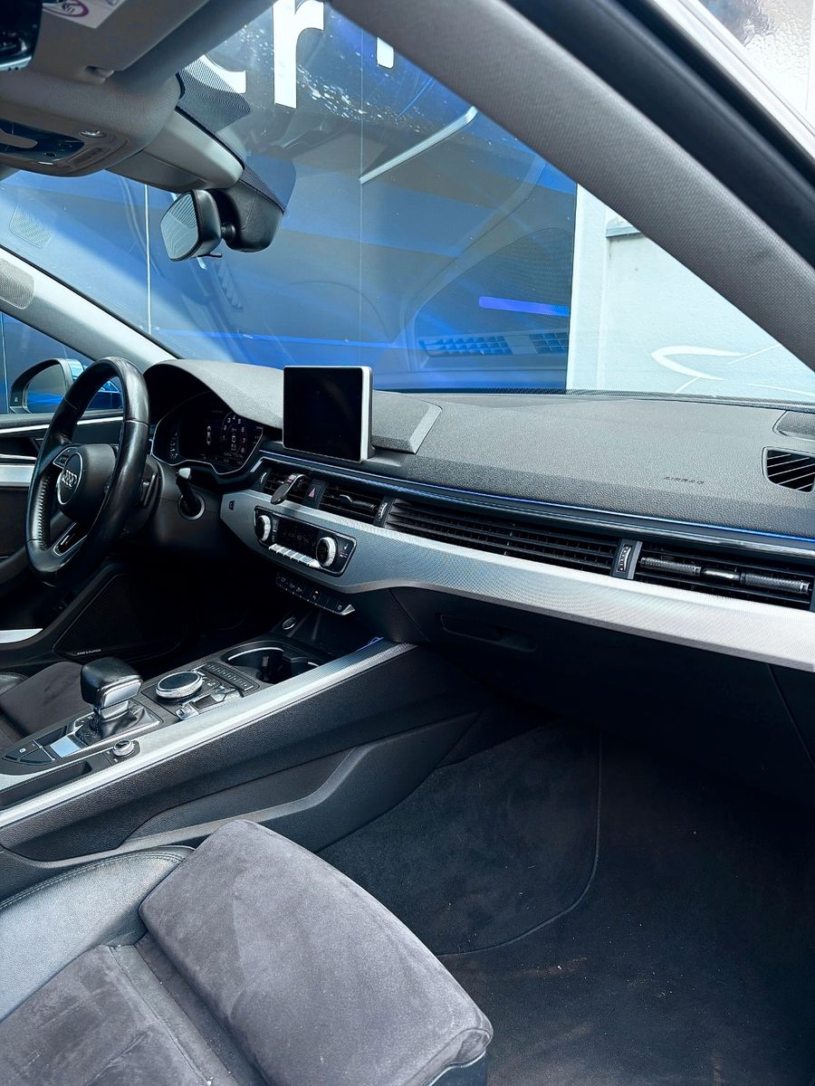Fahrzeugabbildung Audi A5 Coupe sport  S - Line