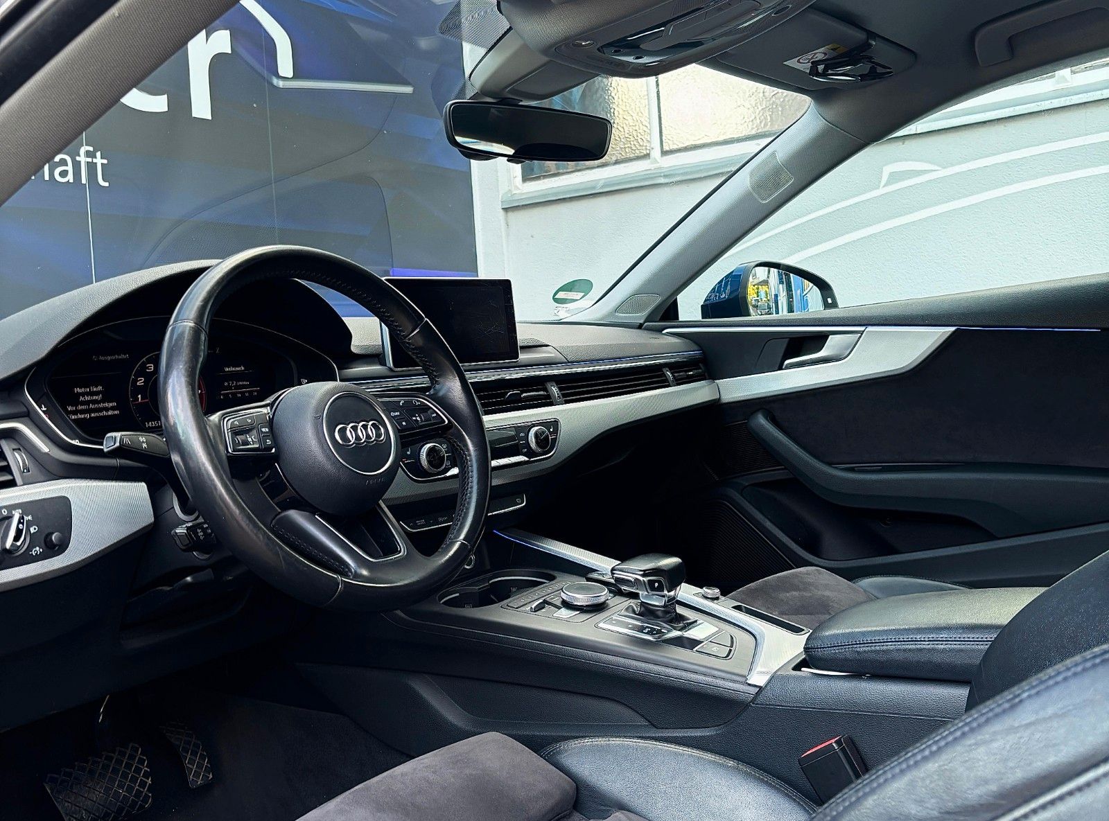 Fahrzeugabbildung Audi A5 Coupe sport  S - Line
