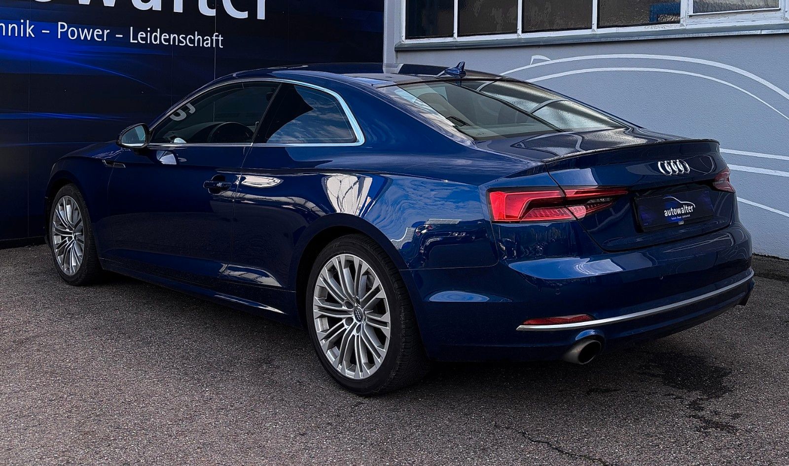 Fahrzeugabbildung Audi A5 Coupe sport  S - Line