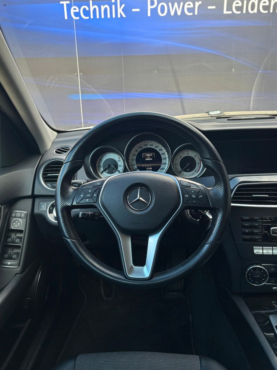 Fahrzeugabbildung Mercedes-Benz C 300 Lim. CDI BlueEfficien 4Matic Standheizung