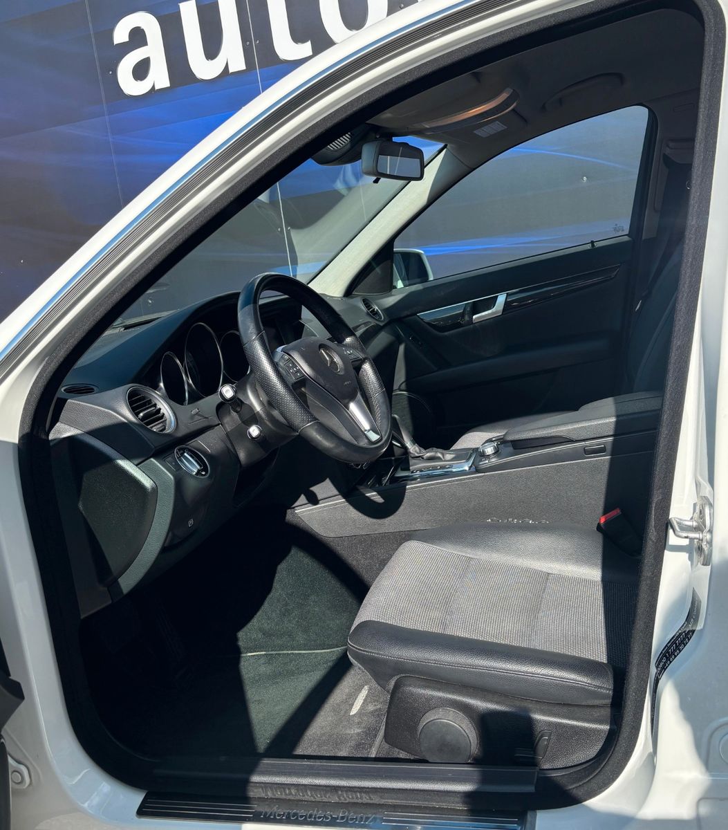 Fahrzeugabbildung Mercedes-Benz C 300 Lim. CDI BlueEfficien 4Matic Standheizung