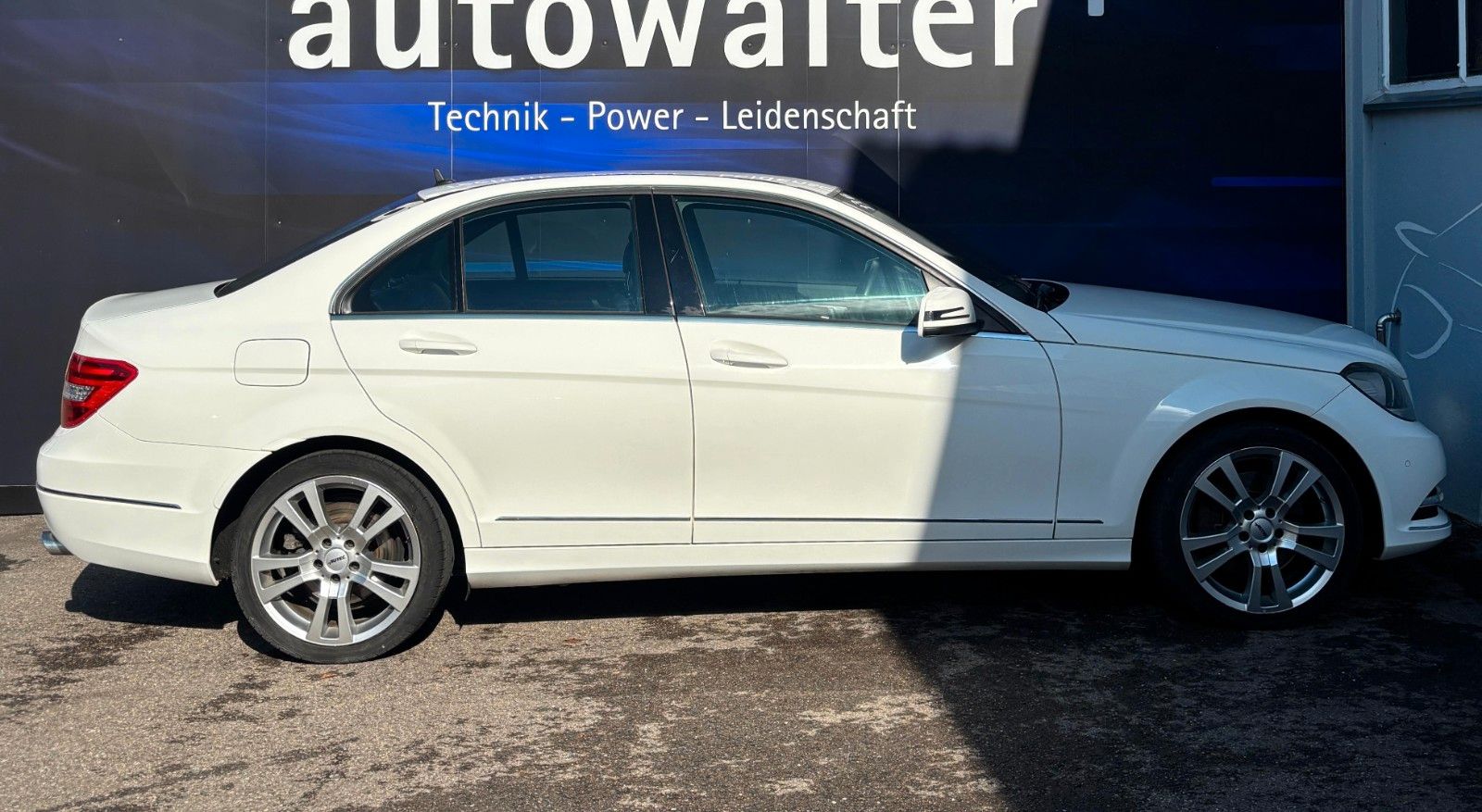 Fahrzeugabbildung Mercedes-Benz C 300 Lim. CDI BlueEfficien 4Matic Standheizung