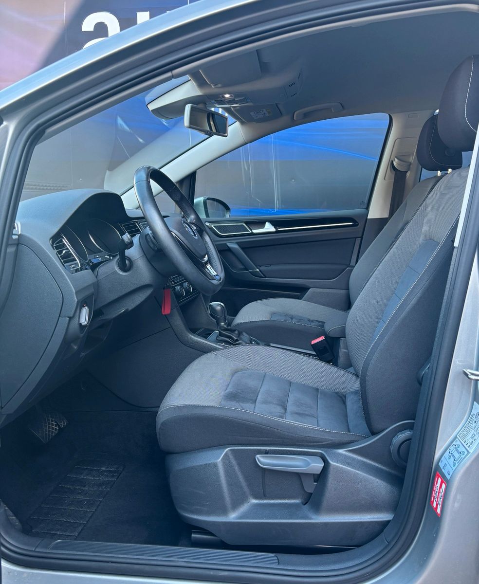 Fahrzeugabbildung Volkswagen Golf Sportsvan VII Highline BMT/Start-Stopp