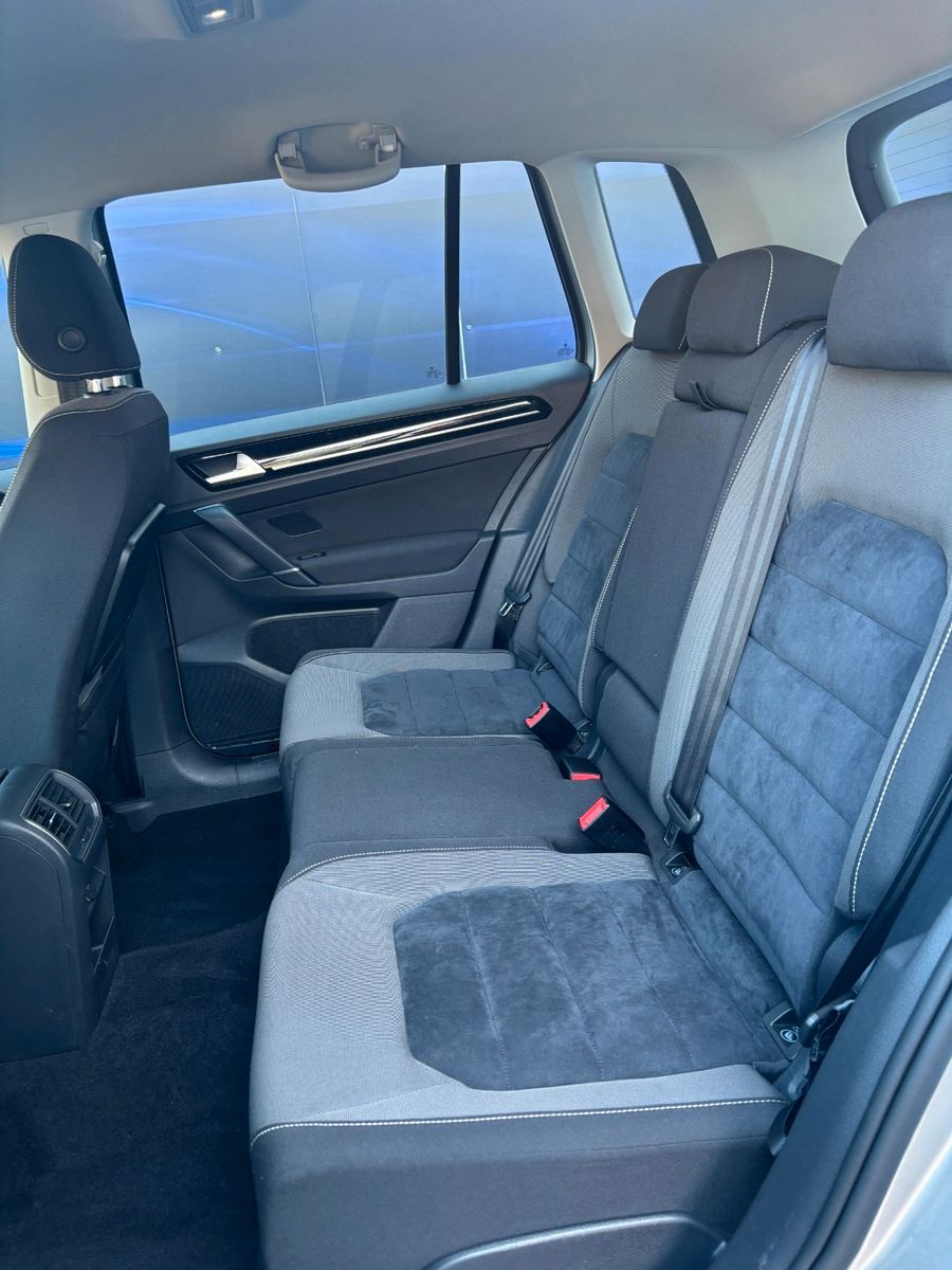 Fahrzeugabbildung Volkswagen Golf Sportsvan VII Highline BMT/Start-Stopp