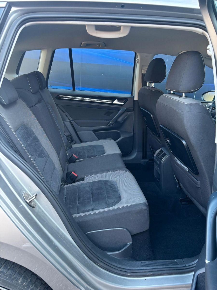 Fahrzeugabbildung Volkswagen Golf Sportsvan VII Highline BMT/Start-Stopp