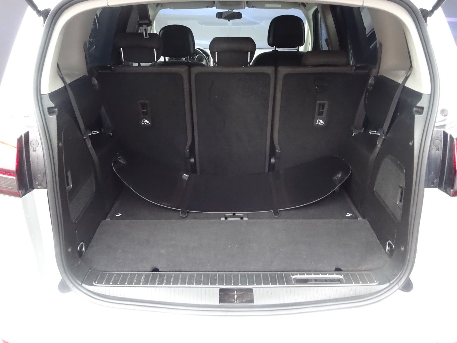 Fahrzeugabbildung Opel Zafira C Tourer Edition 7 Sitzer